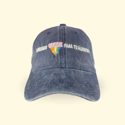 Gorra queer gris deslavado