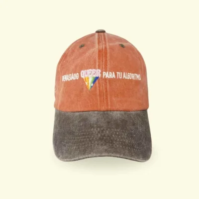 Gorra bicolor queer