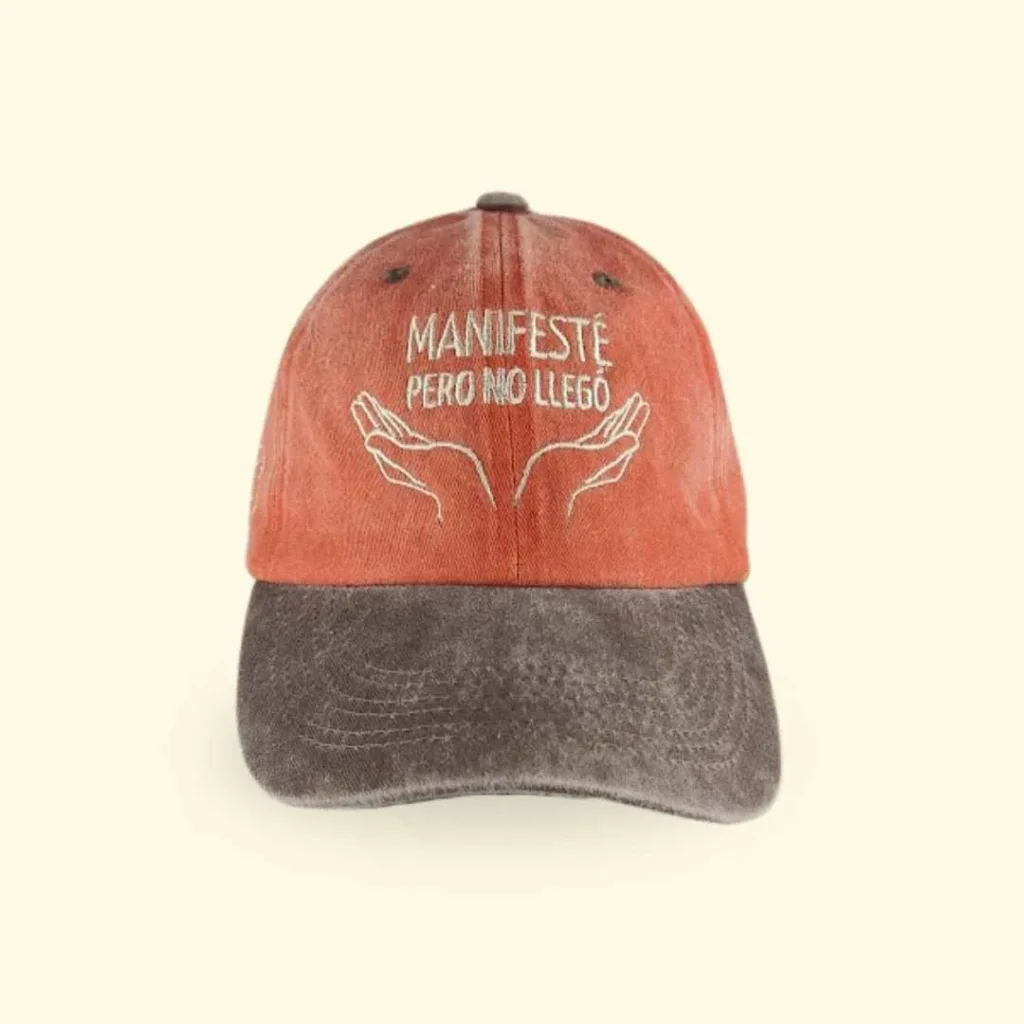 Gorra unisex frase bordada