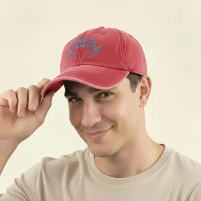 gorra roja deslavada para regalo